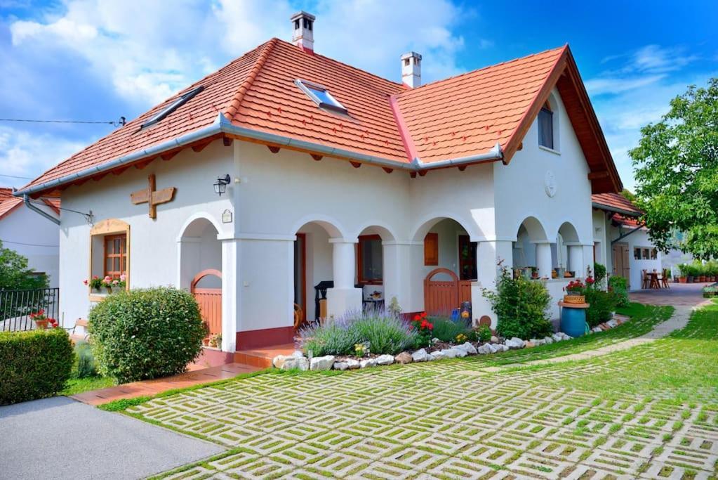 Вилла Levendula Vendeghaz Lovas Экстерьер фото